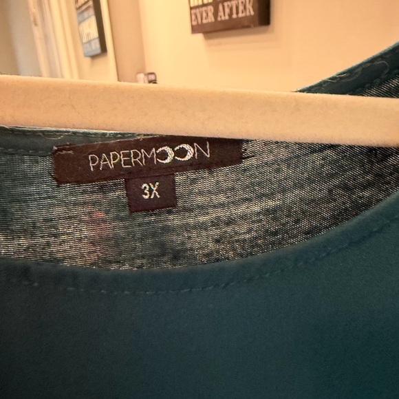 Flutter Sleeve Blouse - Picture 3 of 4